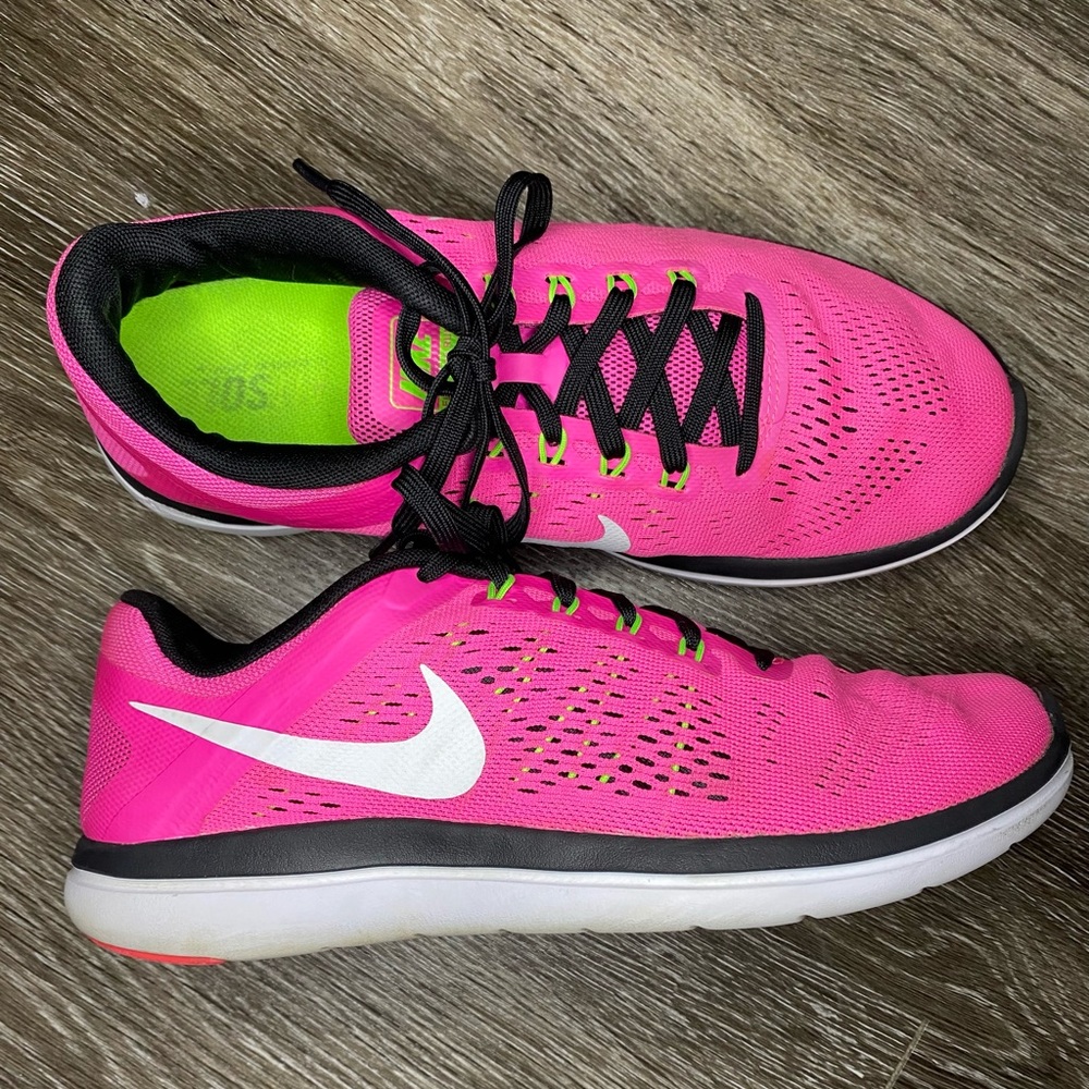 **SOLD** Neon Pink Green Nike Flex Run